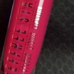 JEFFREEY STAR  MATTE LIQUID LIPSTICK